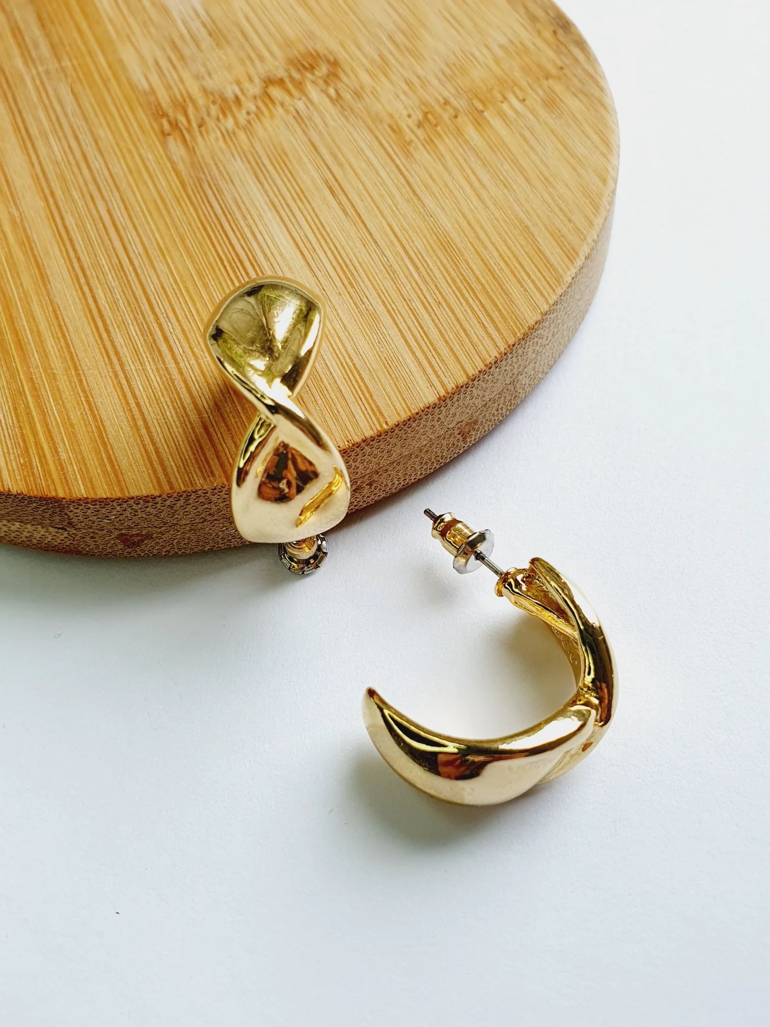 Vintage Gold Toned Twist Hoop Earrings - Image 3