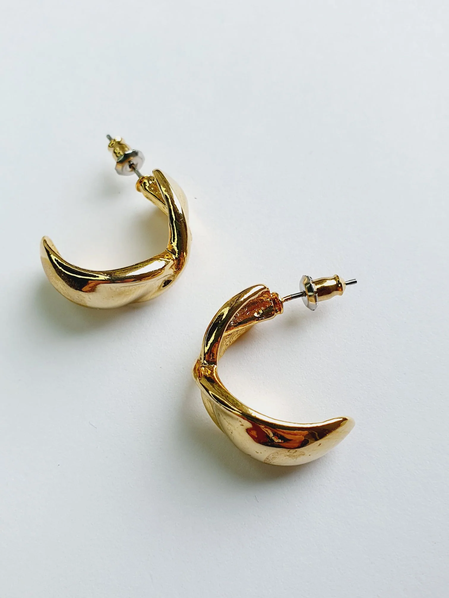Vintage Gold Toned Twist Hoop Earrings - Image 4
