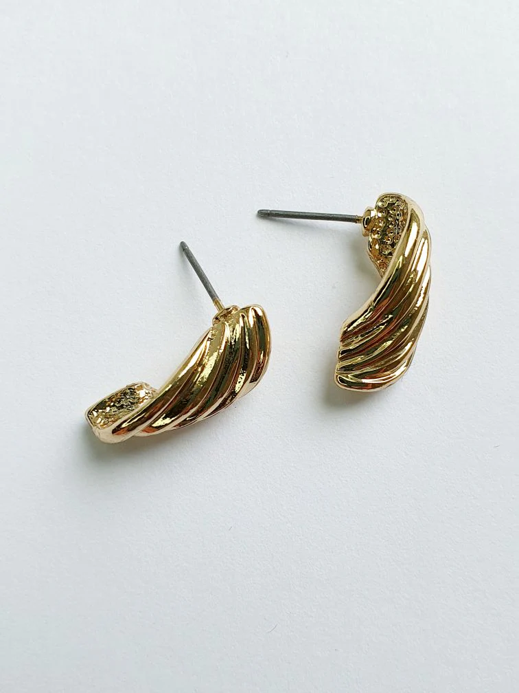 Vintage Gold Toned Twist Stud Earrings - Image 4