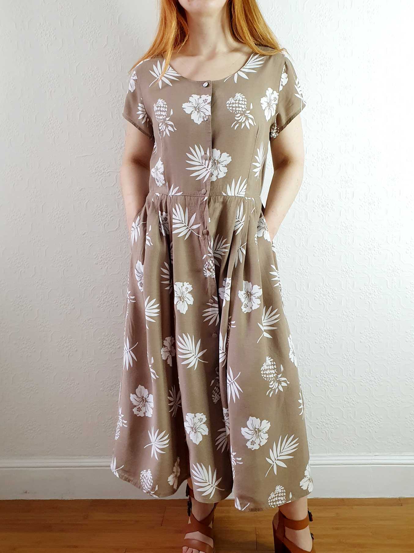 Vintage Grey Taupe Short Sleeve Floral Shift Dress - M - Image 10