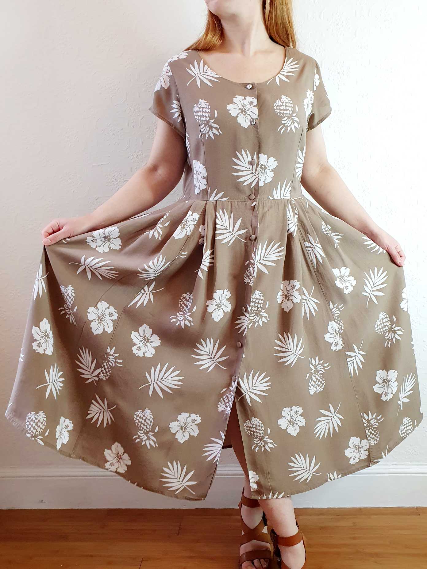 Vintage Grey Taupe Short Sleeve Floral Shift Dress - M - Image 2