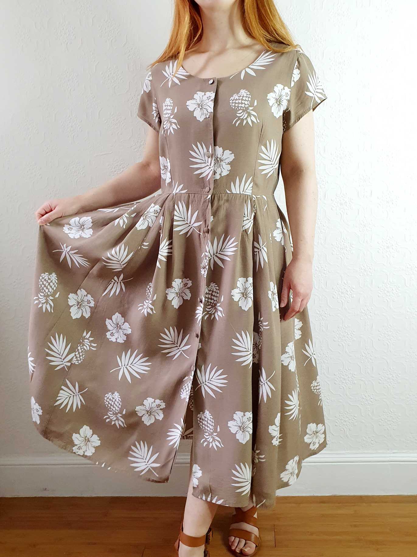 Vintage Grey Taupe Short Sleeve Floral Shift Dress - M - Image 4