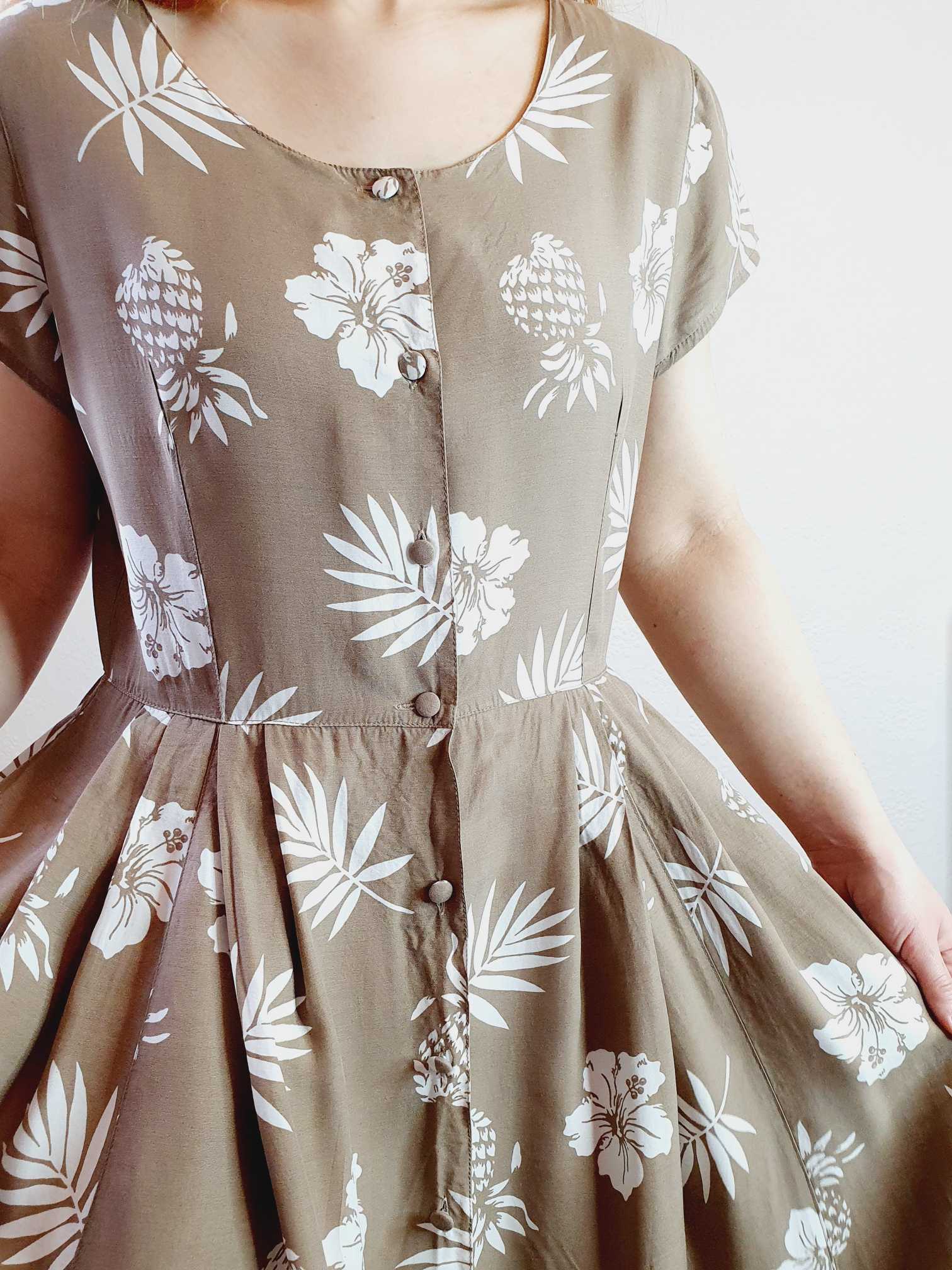 Vintage Grey Taupe Short Sleeve Floral Shift Dress - M - Image 8
