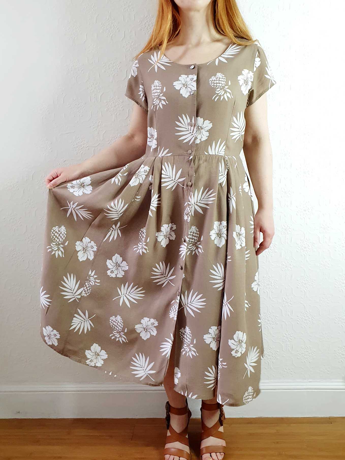 Vintage Grey Taupe Short Sleeve Floral Shift Dress - M - Image 9