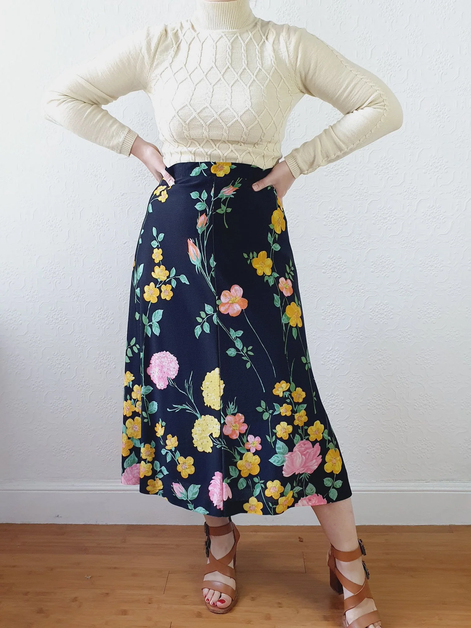 Vintage High Waisted A-Line Black Floral Skirt - L - Image 4