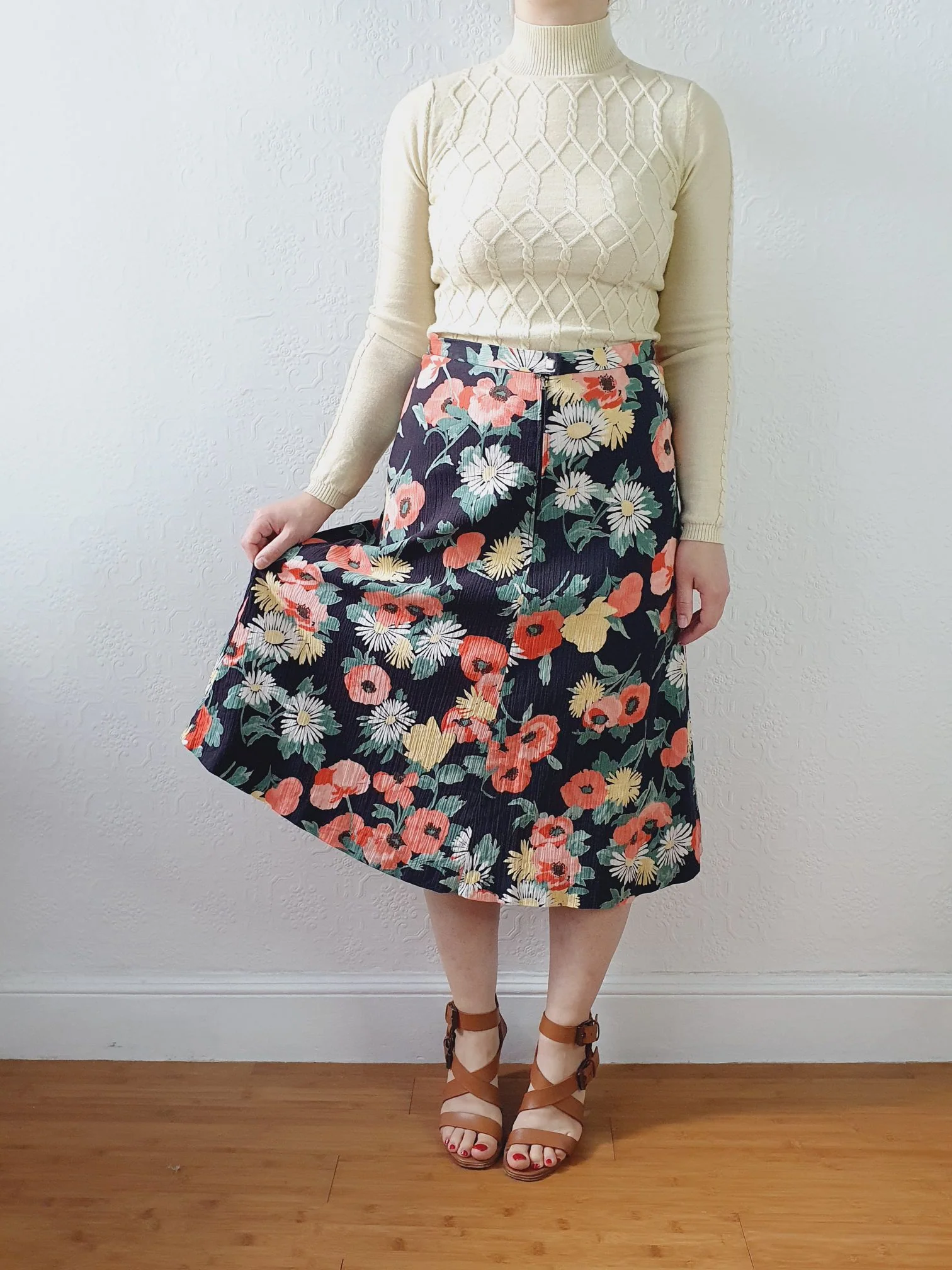 Vintage High Waisted Black Floral Skirt with Back Pleating - M - Image 2