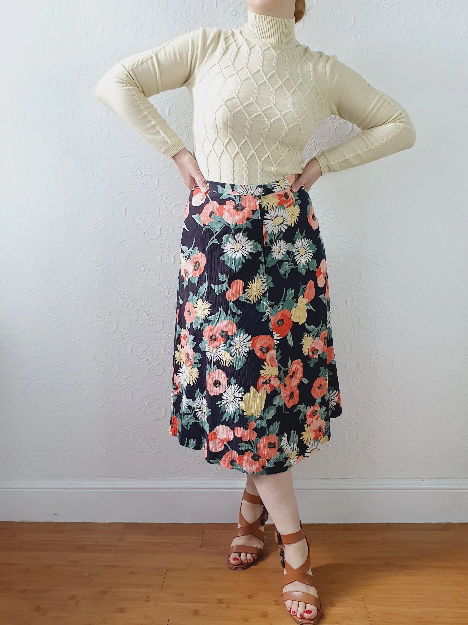 Vintage High Waisted Black Floral Skirt with Back Pleating - M - Image 4