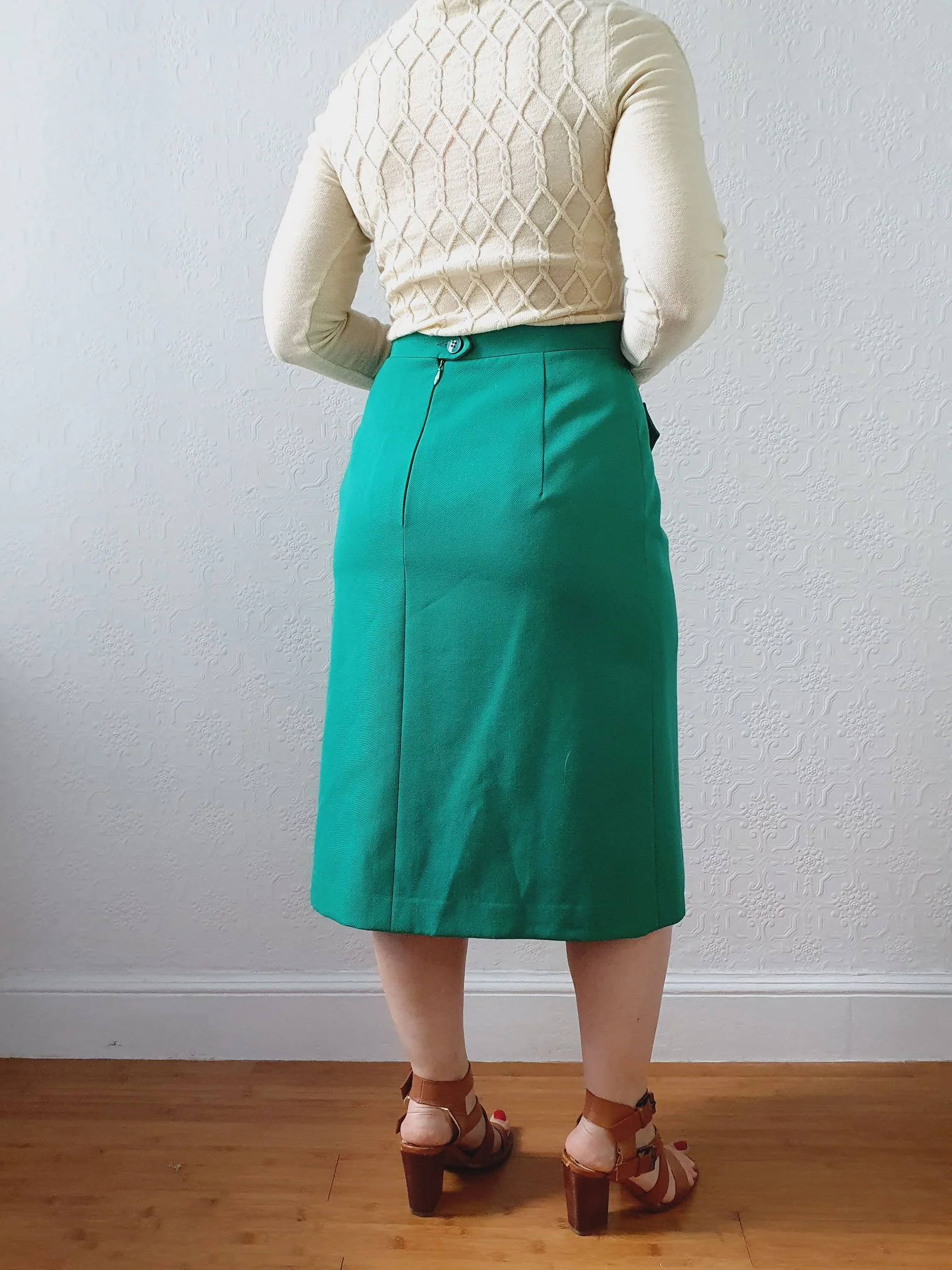 Vintage High Waisted Green Wool Skirt with Pleating Detail - M - Image 10
