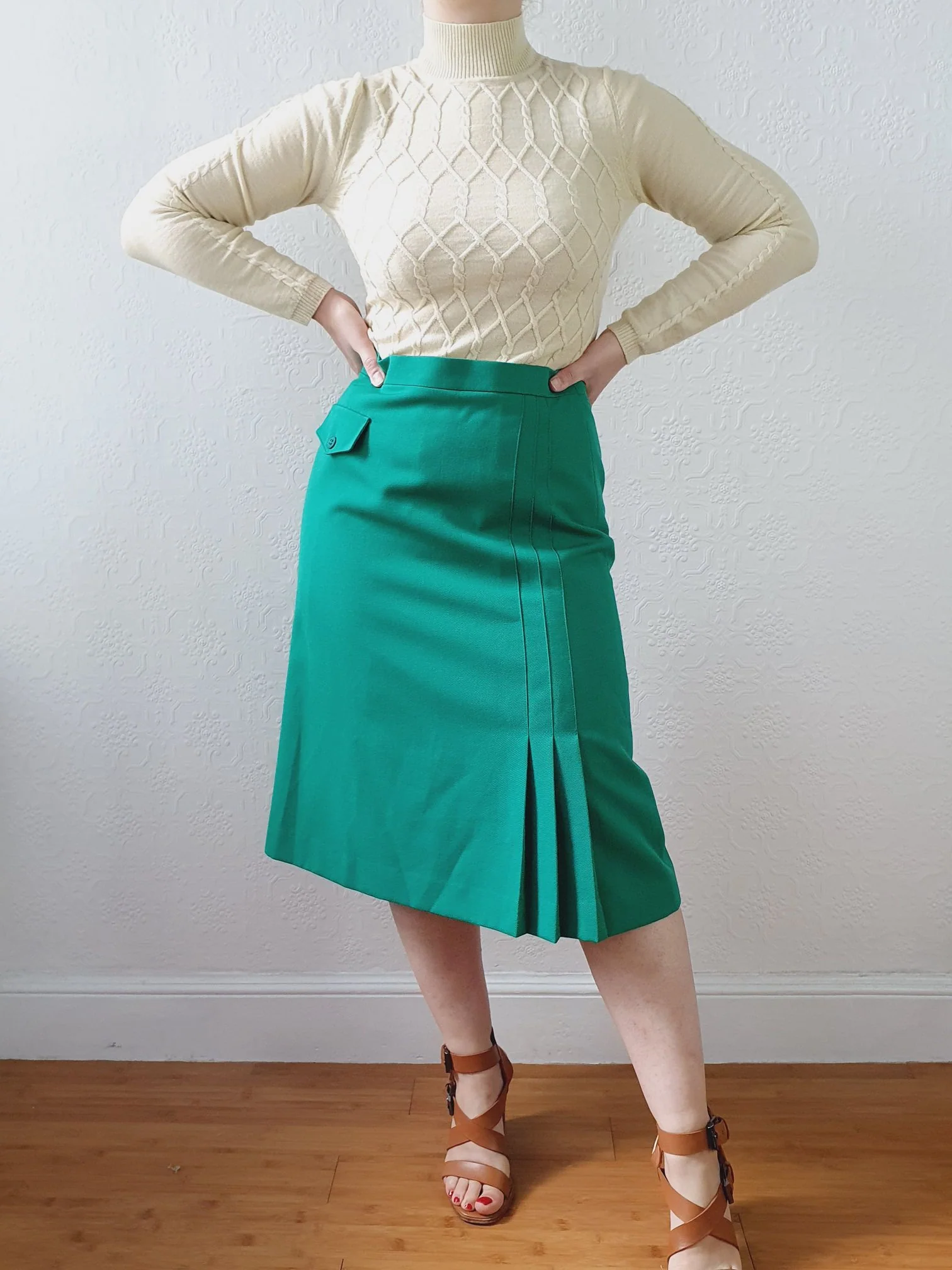 Vintage High Waisted Green Wool Skirt with Pleating Detail - M - Image 11
