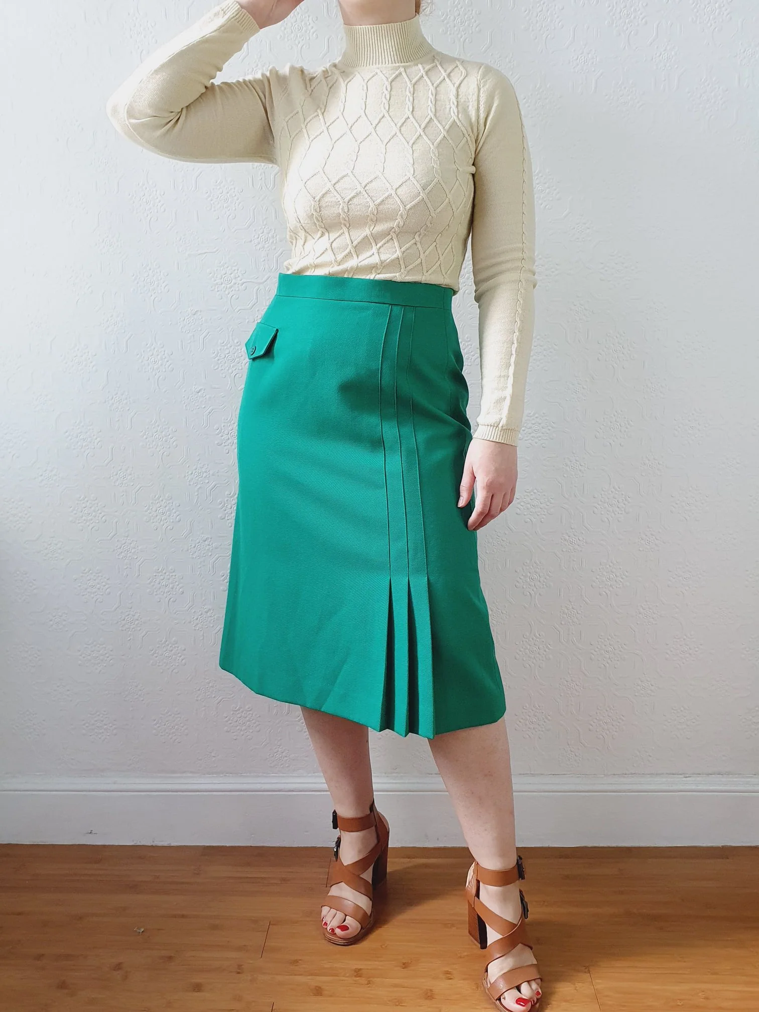 Vintage High Waisted Green Wool Skirt with Pleating Detail - M - Image 14