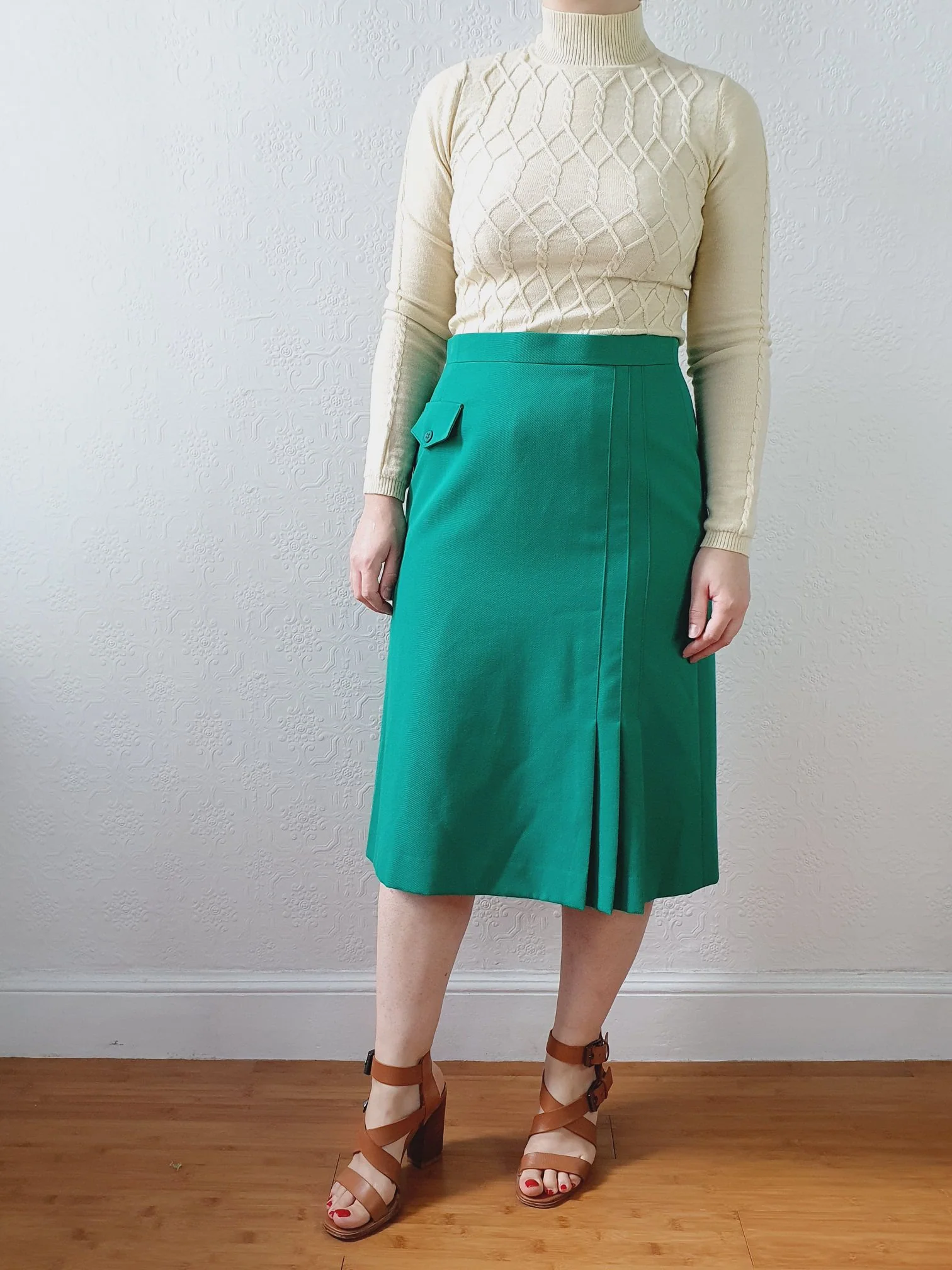 Vintage High Waisted Green Wool Skirt with Pleating Detail - M - Image 3