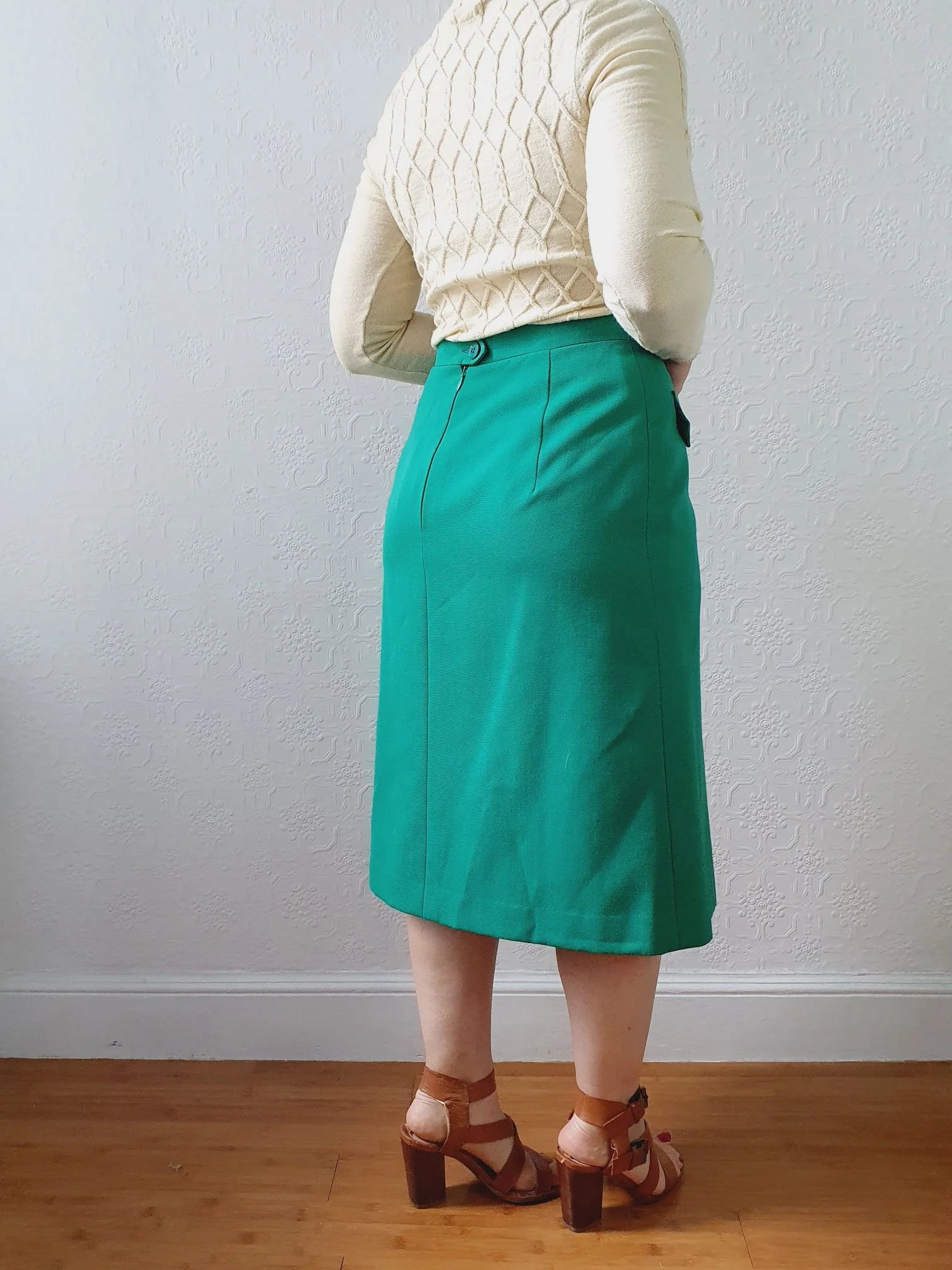Vintage High Waisted Green Wool Skirt with Pleating Detail - M - Image 9