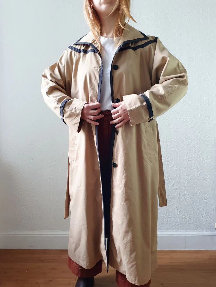 Vintage Honey Single Breasted Trench Coat with Black Accents - S/M - Image 10
