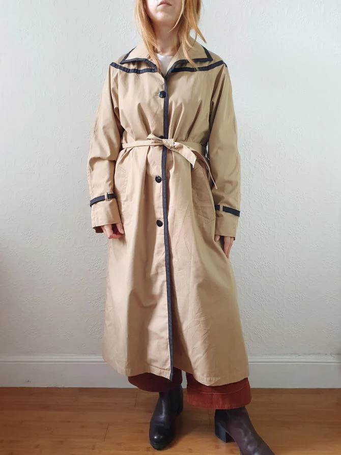 Vintage Honey Single Breasted Trench Coat with Black Accents - S/M - Image 12