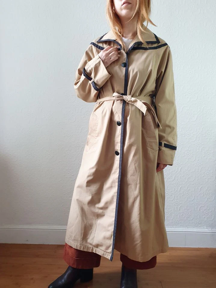 Vintage Honey Single Breasted Trench Coat with Black Accents - S/M - Image 13