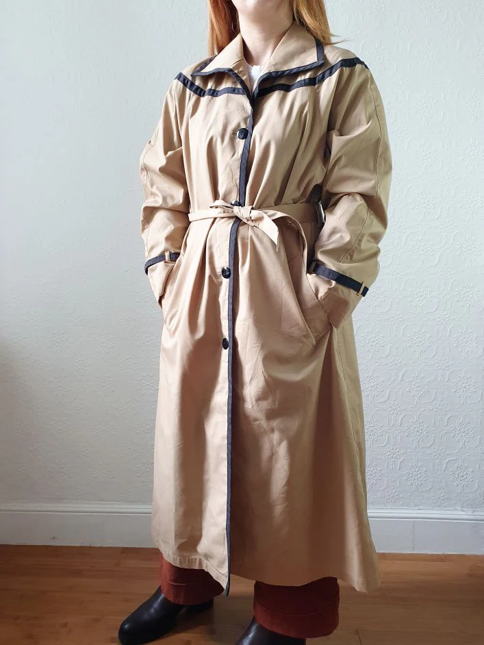 Vintage Honey Single Breasted Trench Coat with Black Accents - S/M - Image 14