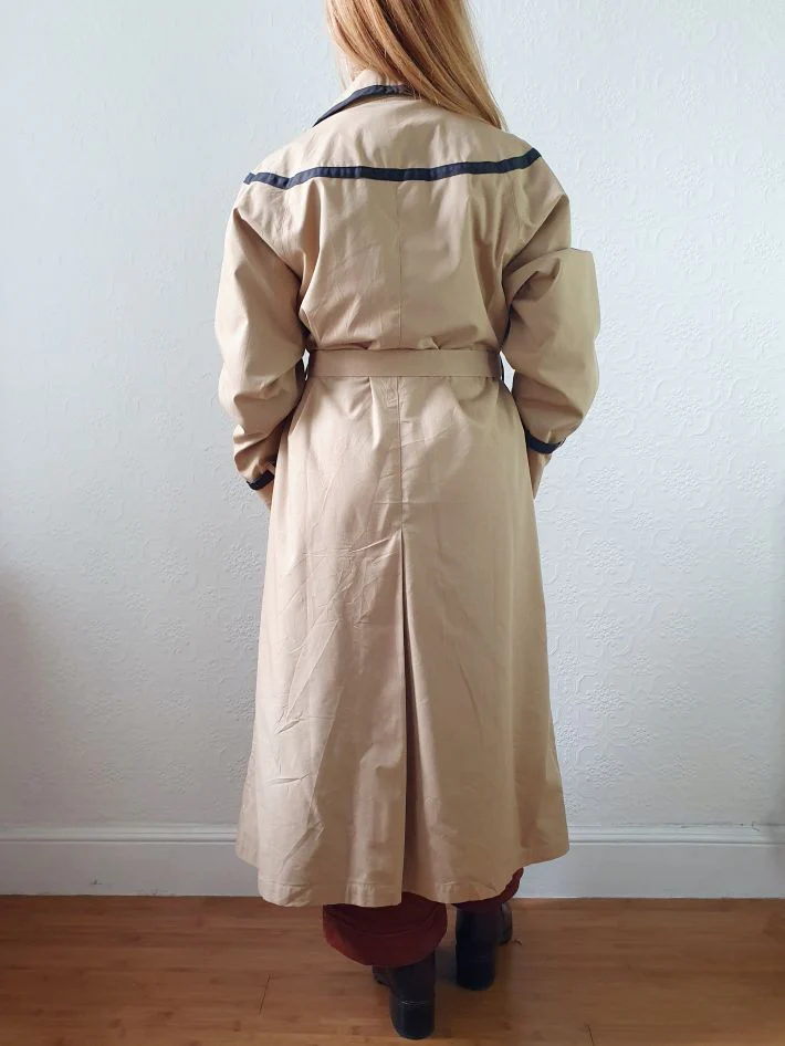 Vintage Honey Single Breasted Trench Coat with Black Accents - S/M - Image 15