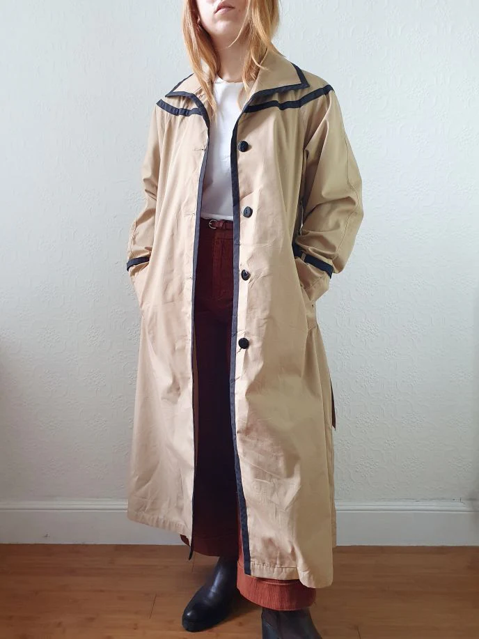 Vintage Honey Single Breasted Trench Coat with Black Accents - S/M - Image 4