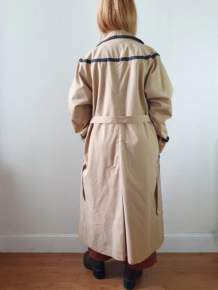 Vintage Honey Single Breasted Trench Coat with Black Accents - S/M - Image 8