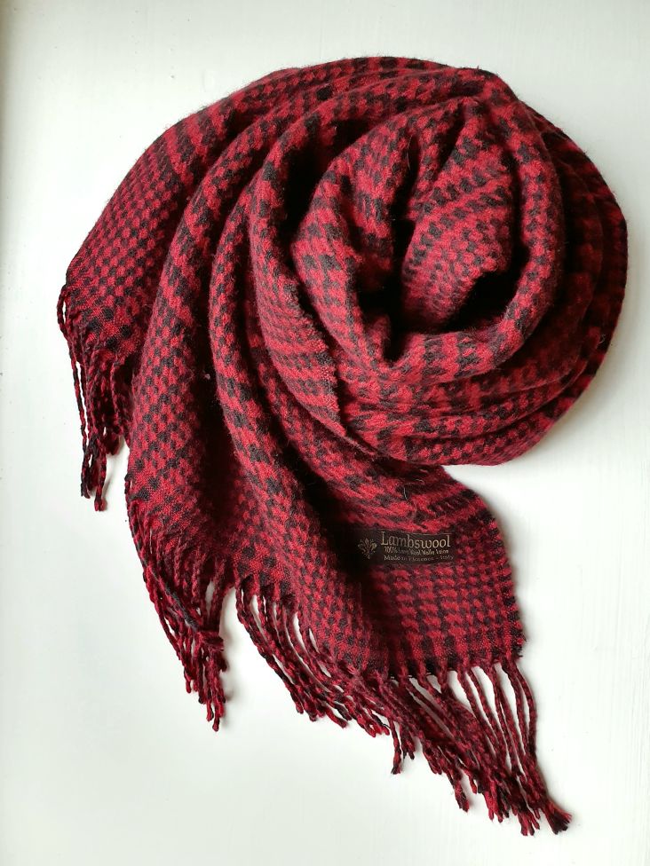 Vintage Houndstooth Florentine Shawl