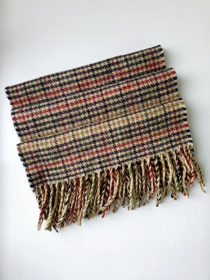 Vintage Houndstooth Lambswool Scarf - Image 2