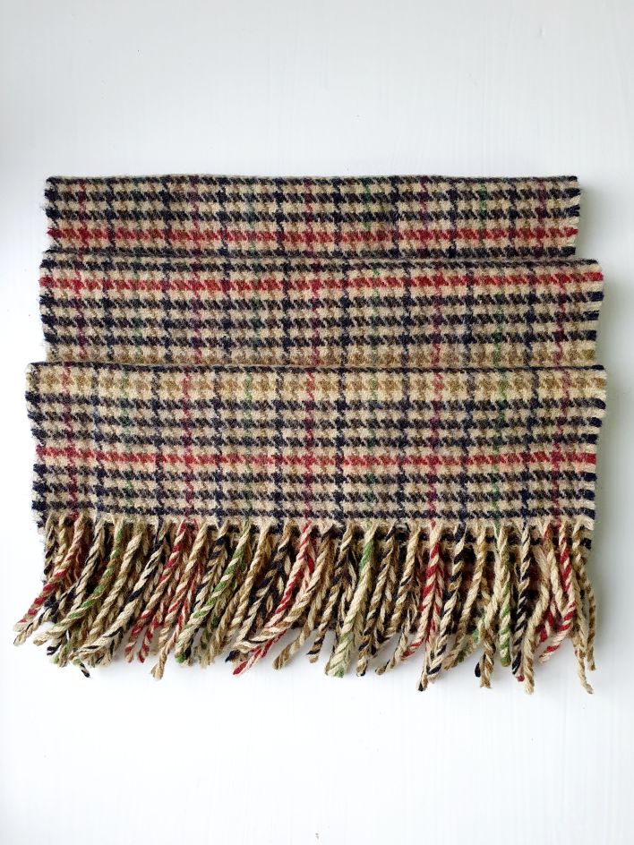 Vintage Houndstooth Lambswool Scarf - Image 3
