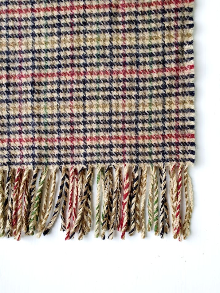 Vintage Houndstooth Lambswool Scarf - Image 4