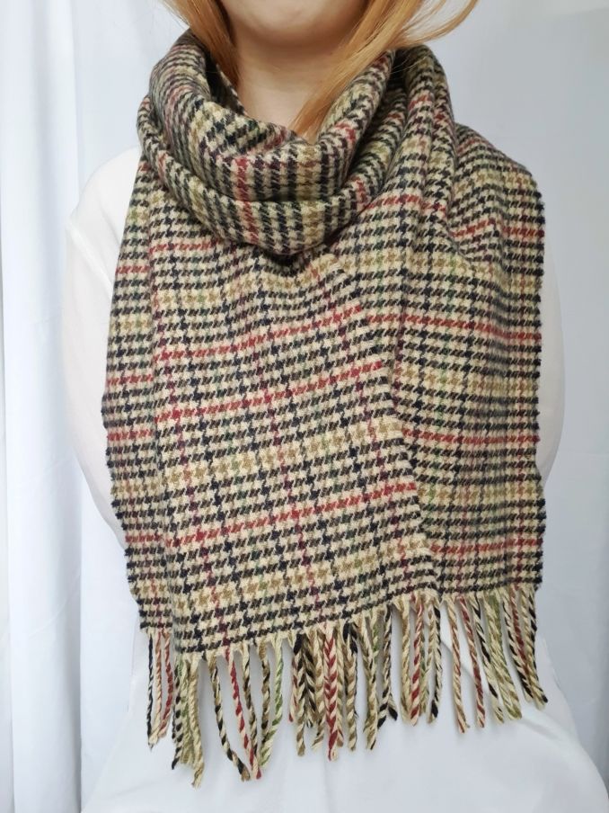 Vintage Houndstooth Lambswool Scarf - Image 5