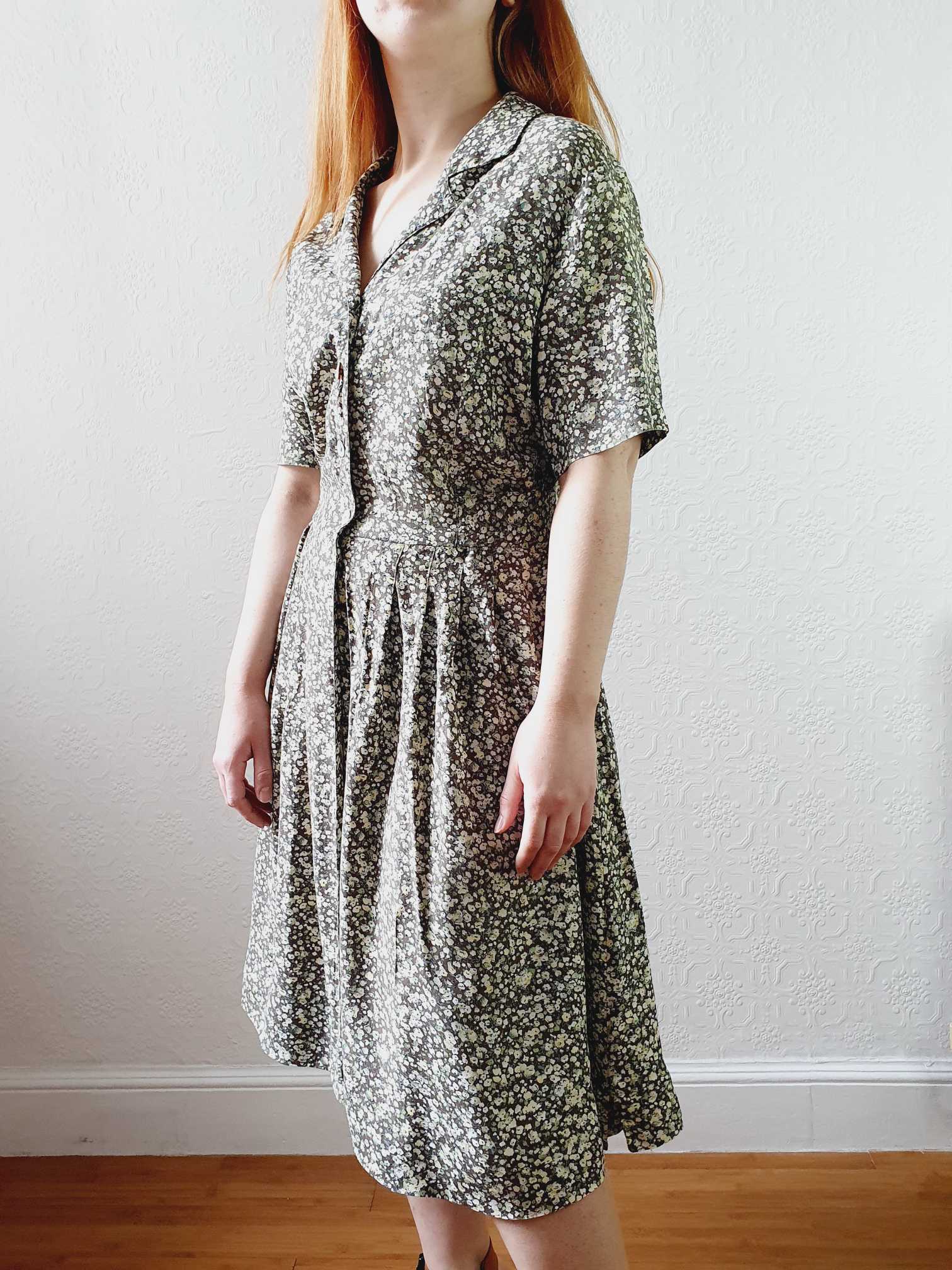 Vintage Light Green Ditsy Floral Short Sleeve Shirt Dress - M/L - Image 11