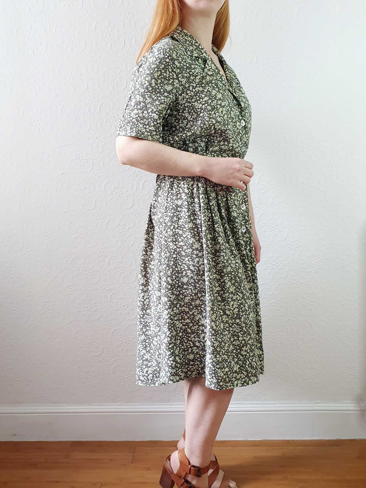 Vintage Light Green Ditsy Floral Short Sleeve Shirt Dress - M/L - Image 8