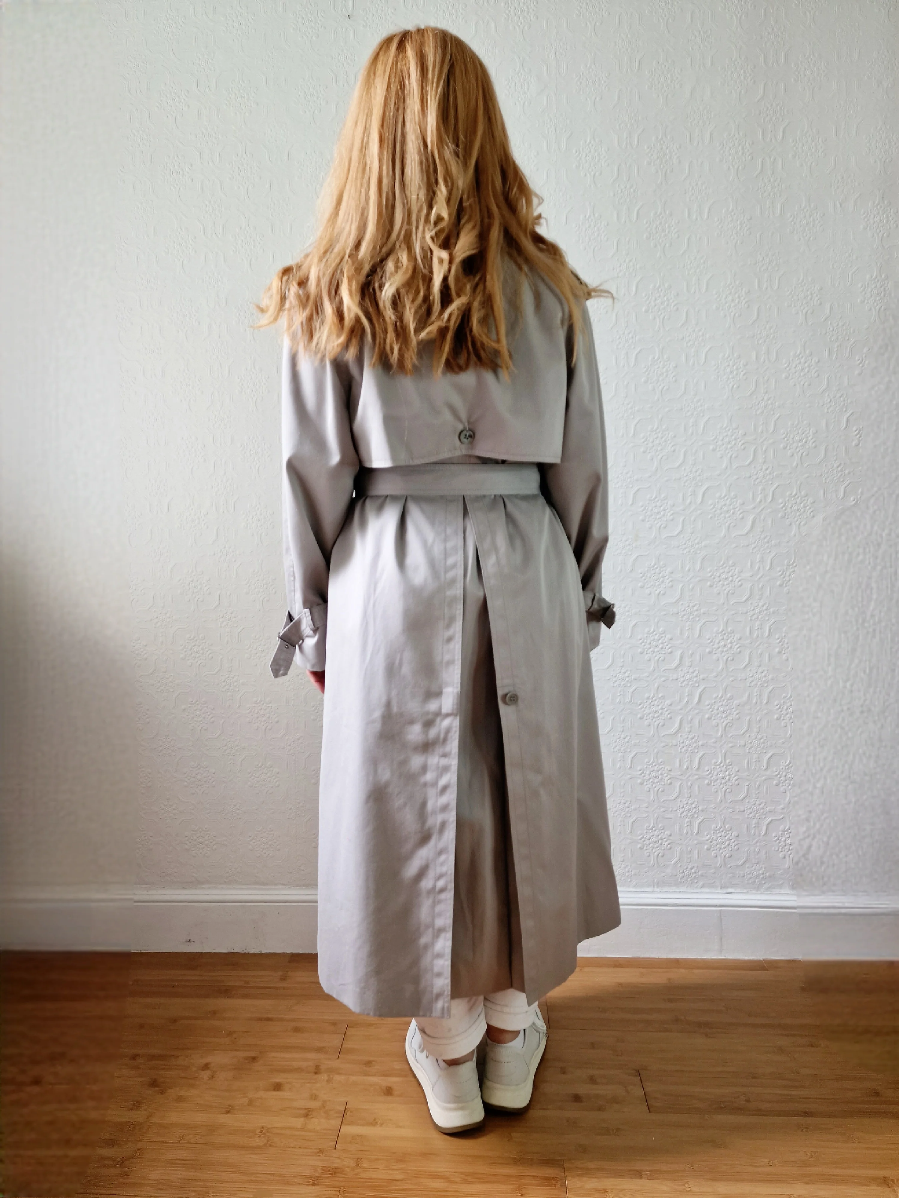 Vintage Light Grey Double Breasted Trench Coat with Belt - M - Image 5