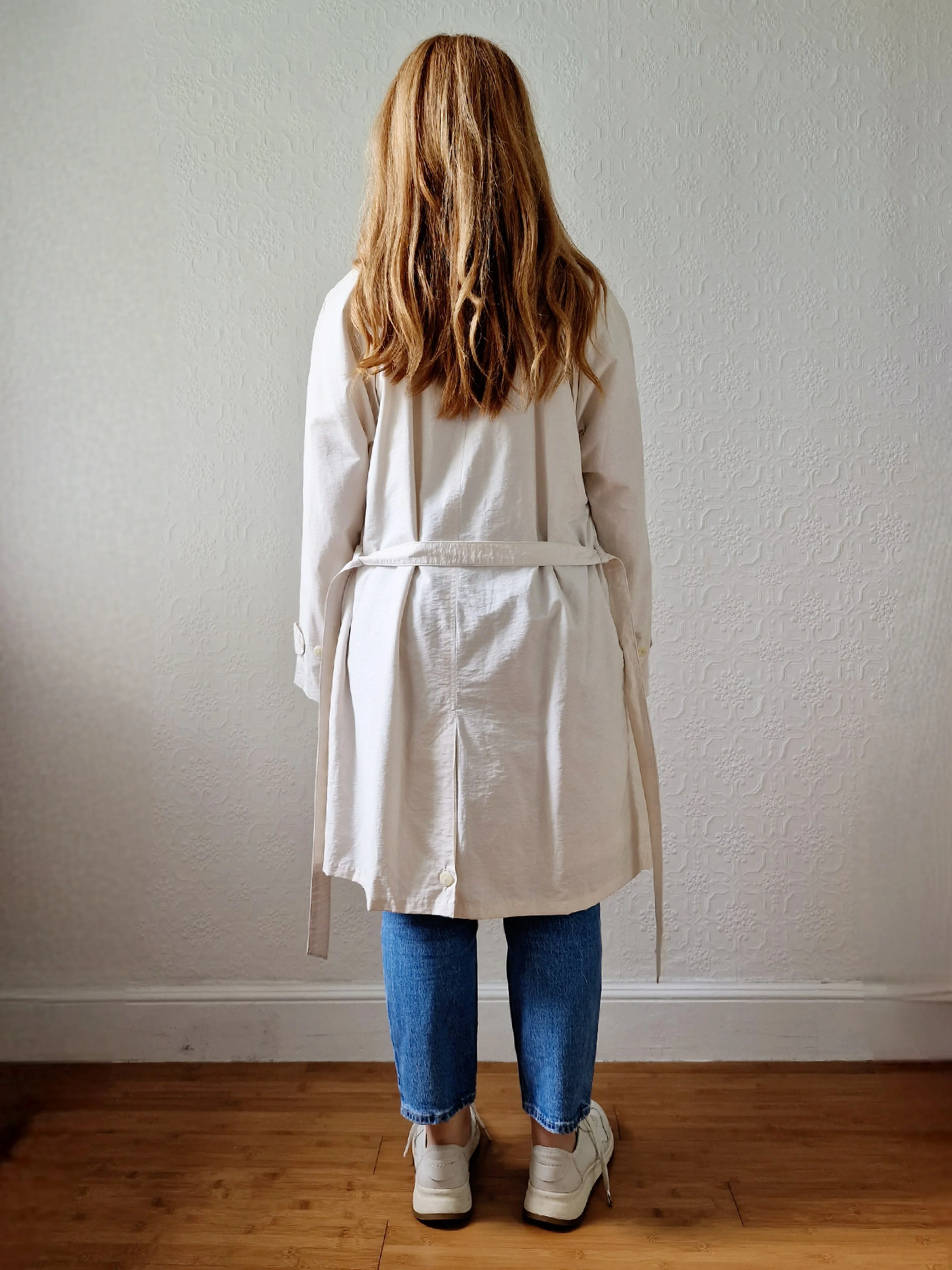 Vintage Lightweight White Single Breasted Trench Coat with Belt - S/M - Image 4