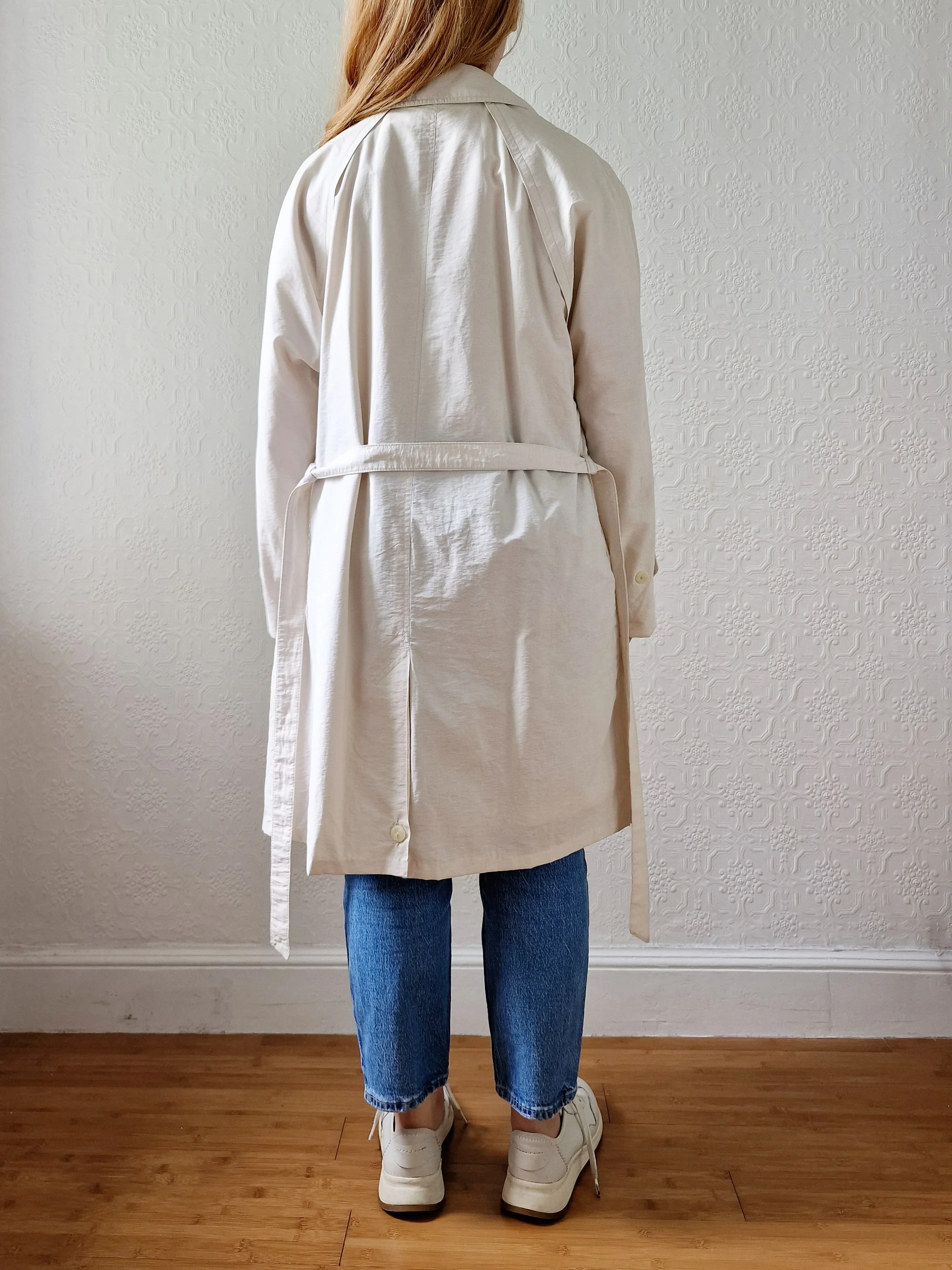 Vintage Lightweight White Single Breasted Trench Coat with Belt - S/M - Image 5