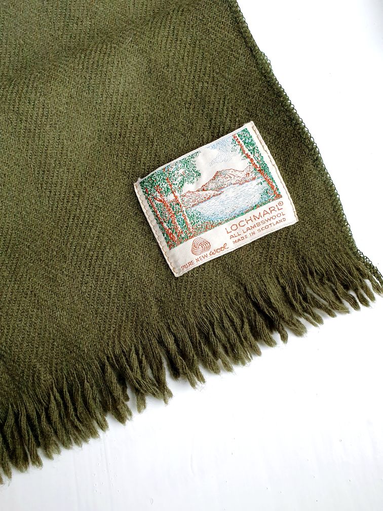 Vintage Moss Green Wool Scarf - Image 4