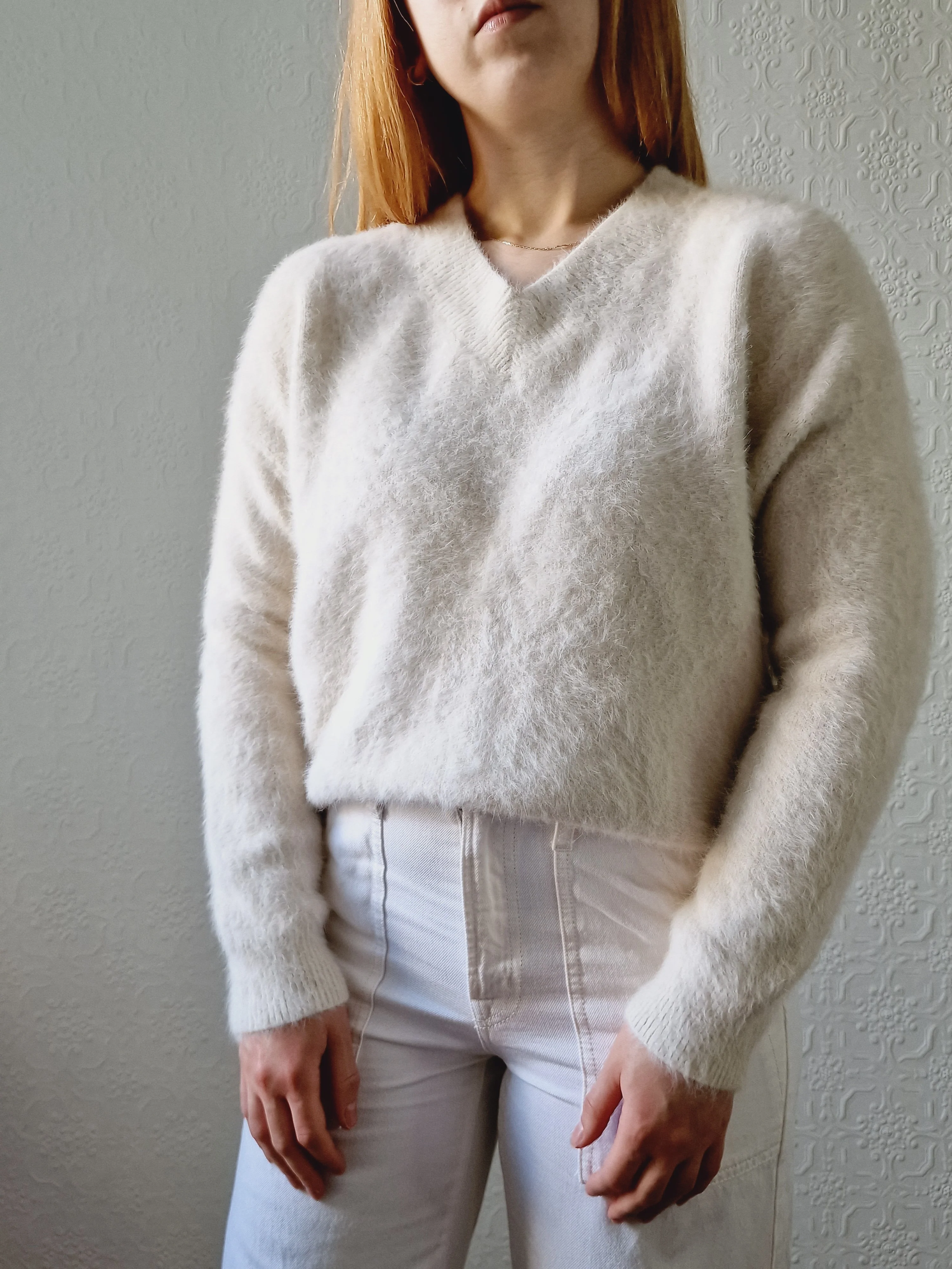 Vintage Cream Angora Jumper with V Neck - M/L - Image 4