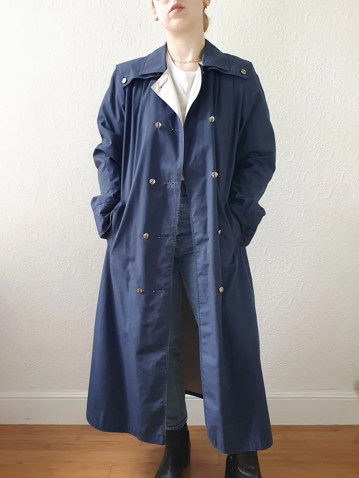 Vintage Navy Double Breasted Trench Coat with Contrasting Details - S/M - Image 4