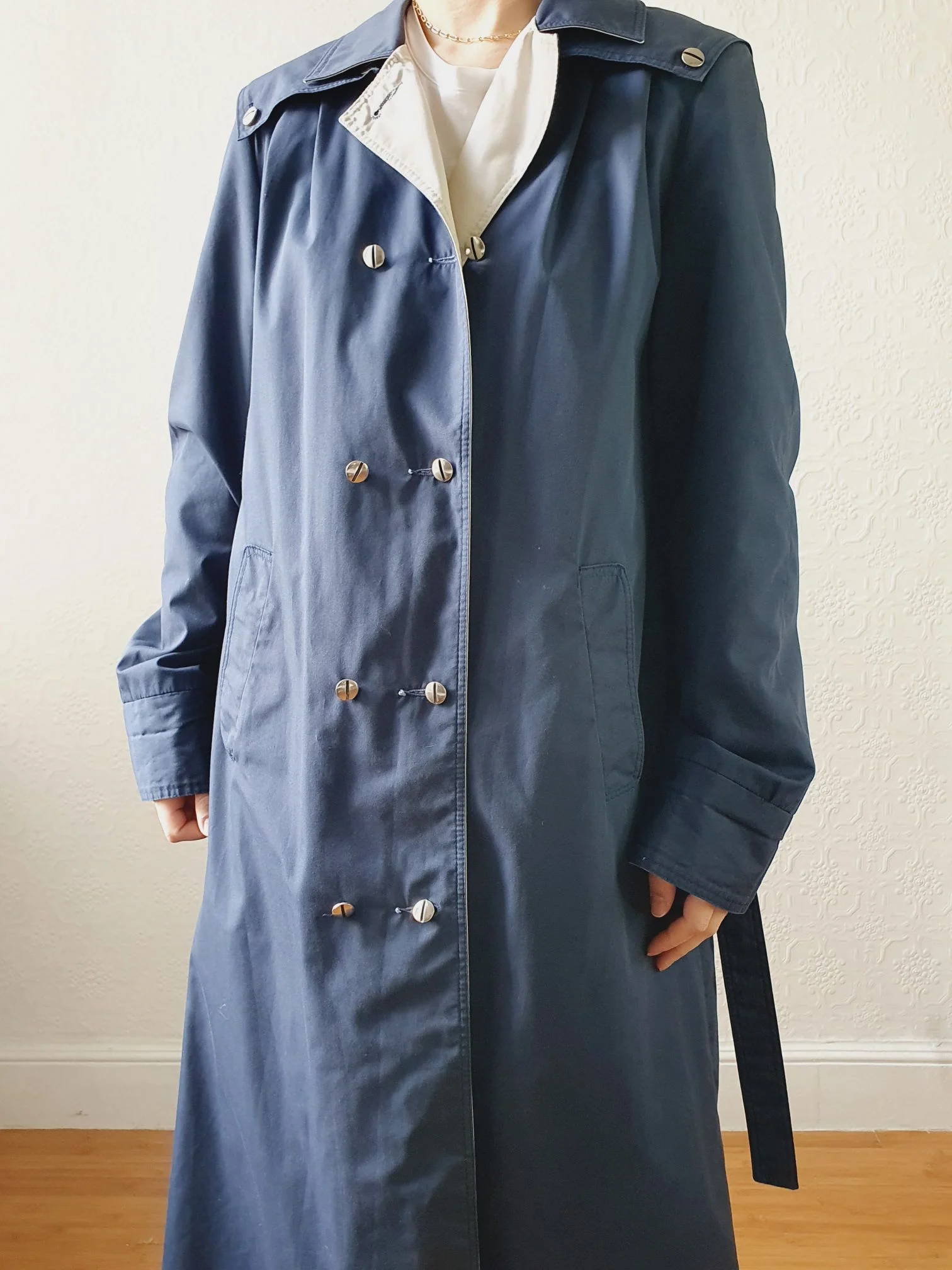 Vintage Navy Double Breasted Trench Coat with Contrasting Details - S/M - Image 7