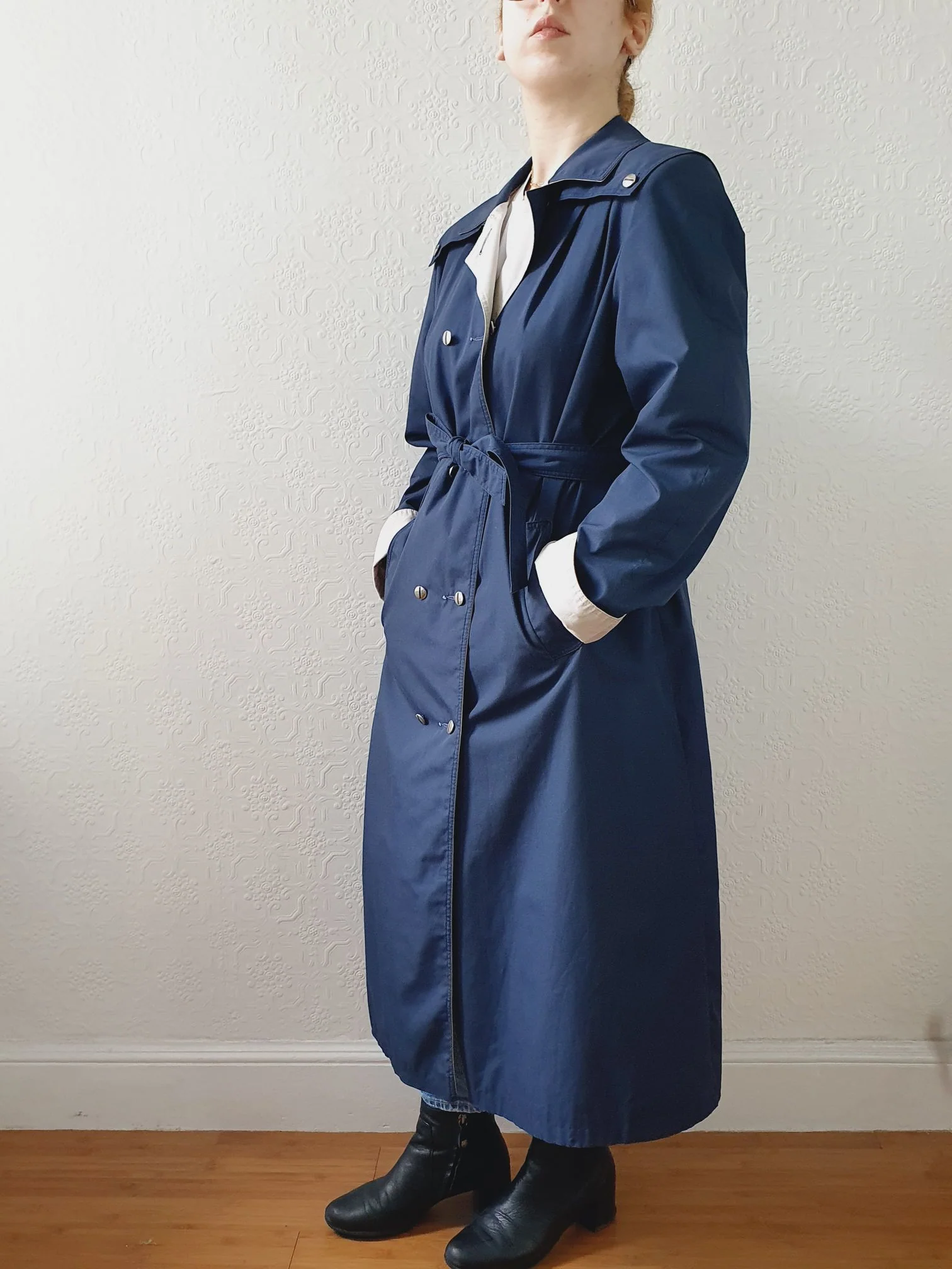 Vintage Navy Double Breasted Trench Coat with Contrasting Details - S/M - Image 9