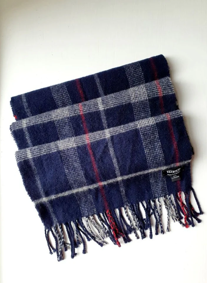 Vintage Navy Tartan Scarf - Image 3