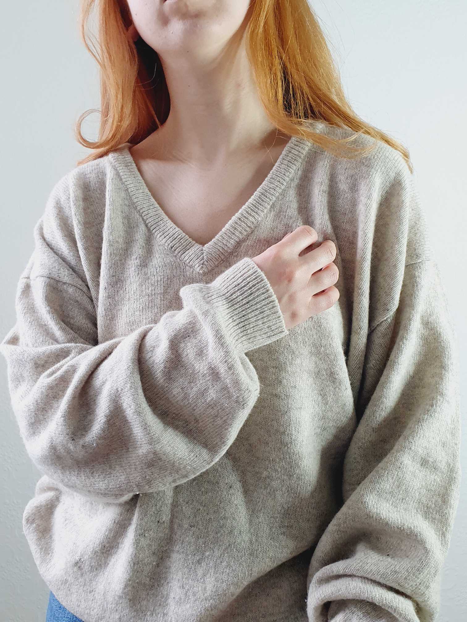 Vintage Pure Wool Beige V-Neck Jumper - XXL - Image 5