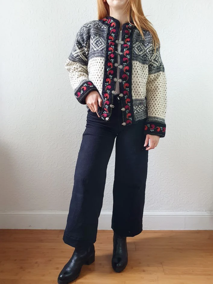 Vintage Pure Wool Cream & Black Norwegian Cardigan with Metal Clasps - S/M - Image 10