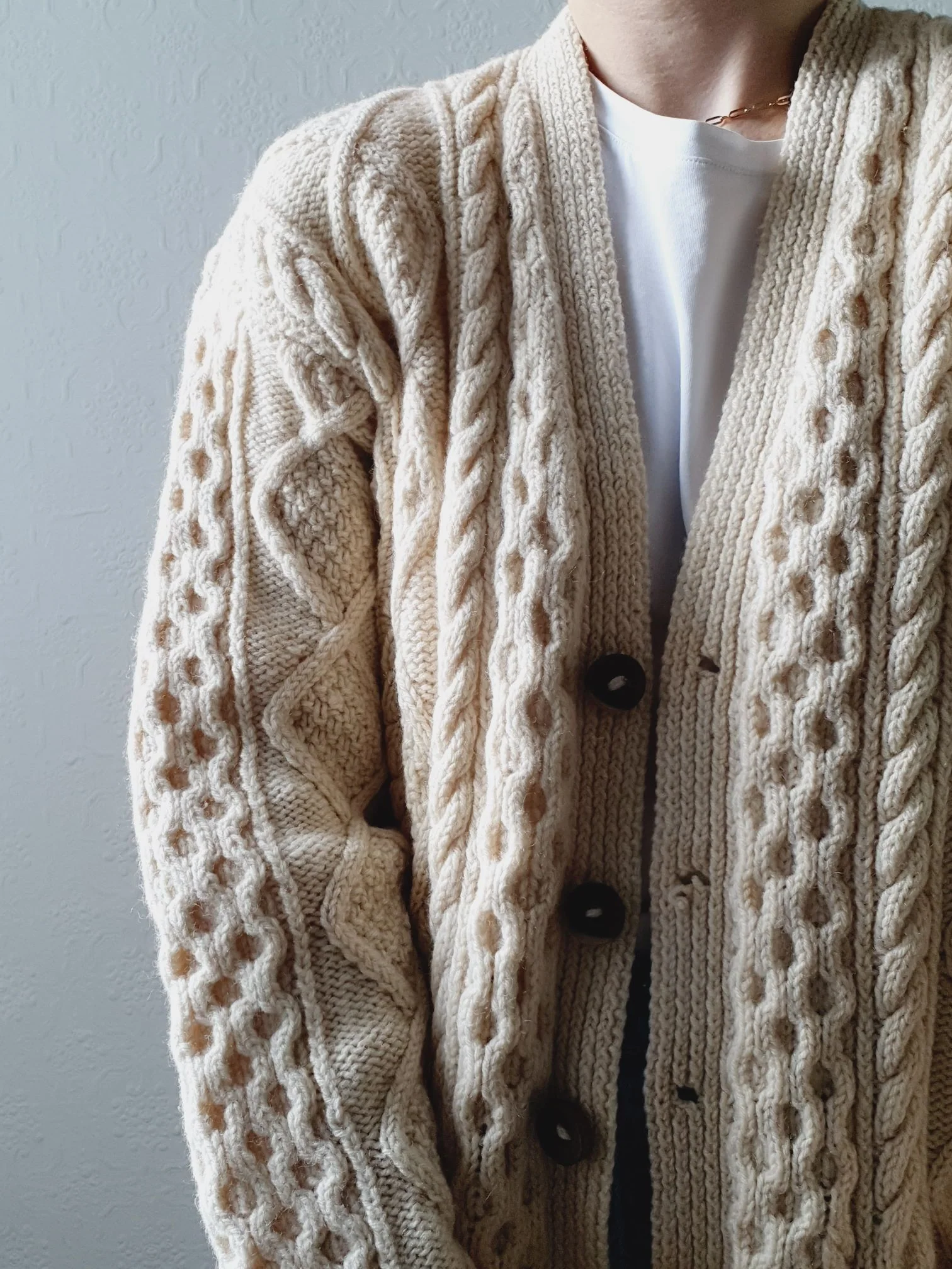 Vintage Pure Wool Handknitted V-Neck Cream Aran Cardigan - L - Image 11
