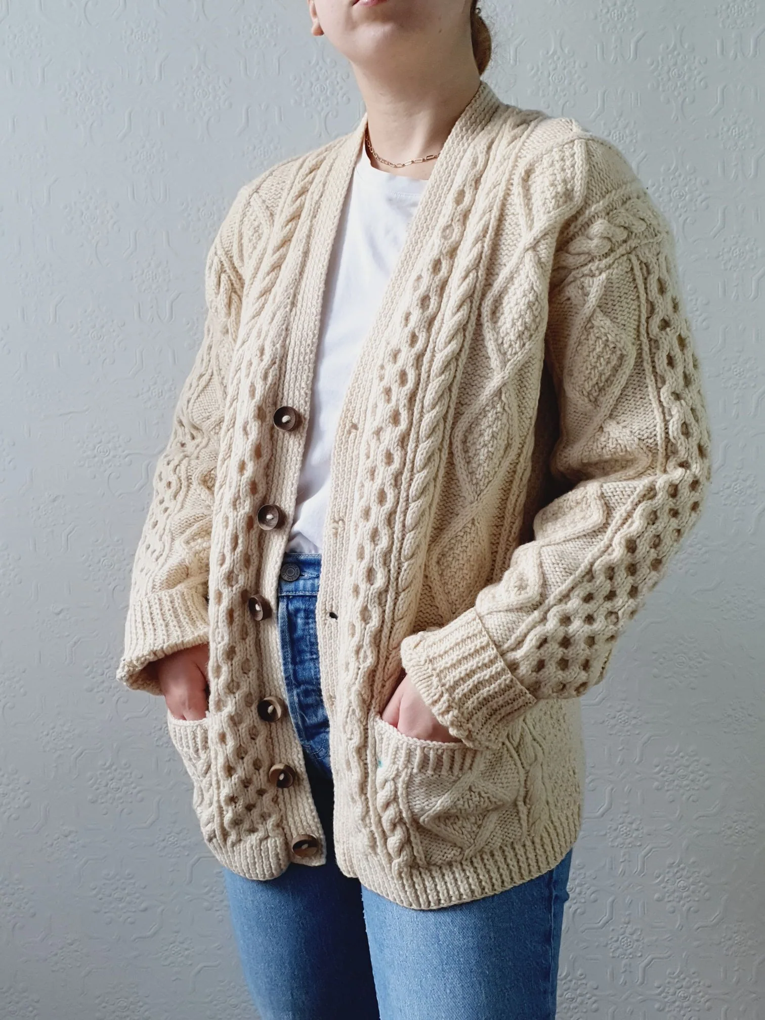 Vintage Pure Wool Handknitted V-Neck Cream Aran Cardigan - L - Image 4