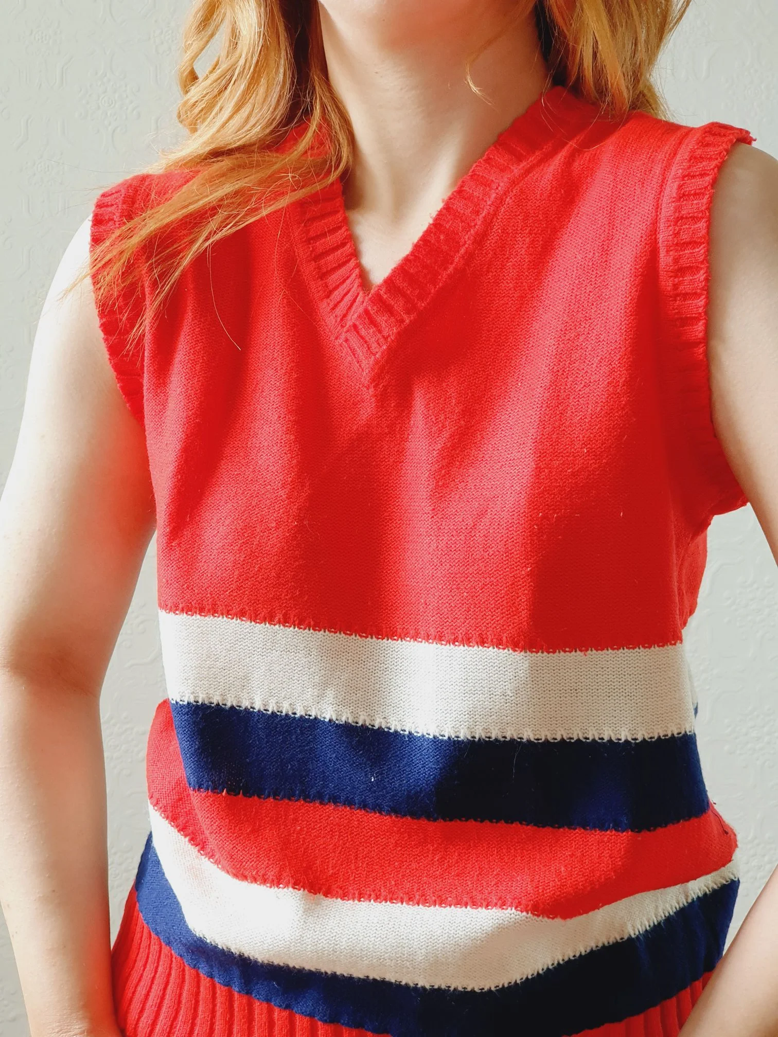 Vintage Red, Cream & Navy V-Neck Vest - S/M - Image 7
