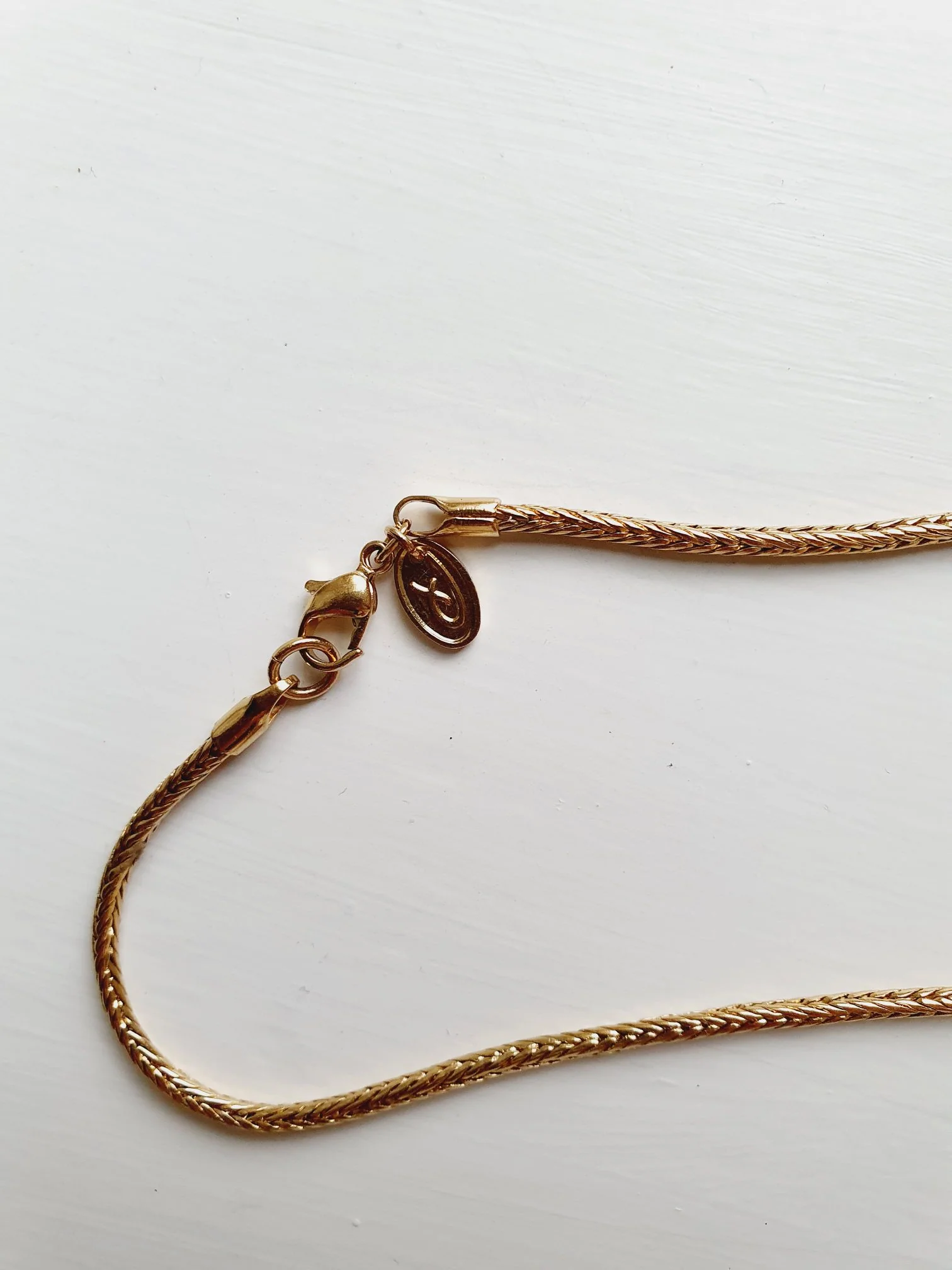 Vintage Round Gold Toned Chain - Image 4