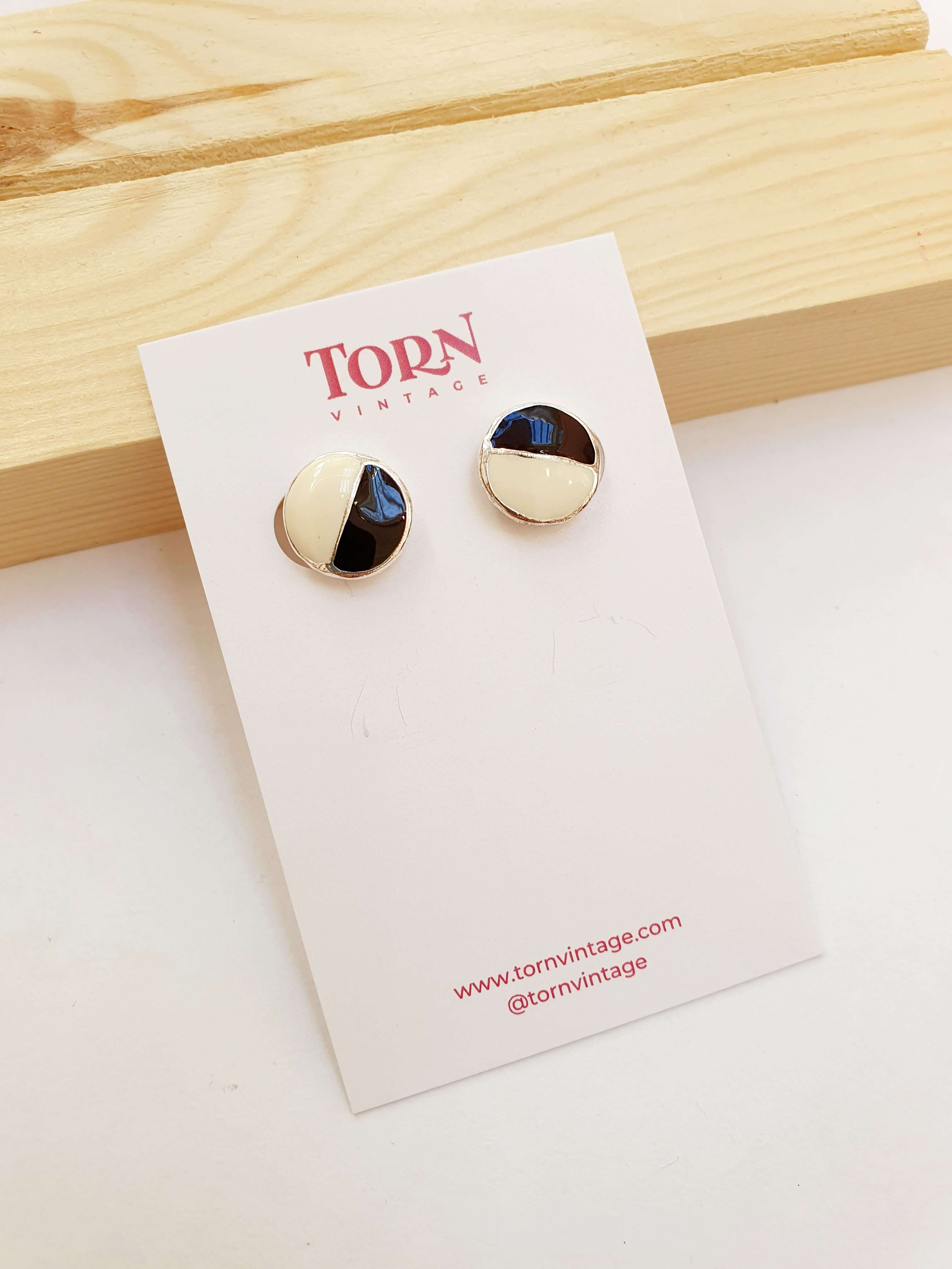 Vintage Silver Plated Black & White Round Stud Earrings - Image 6