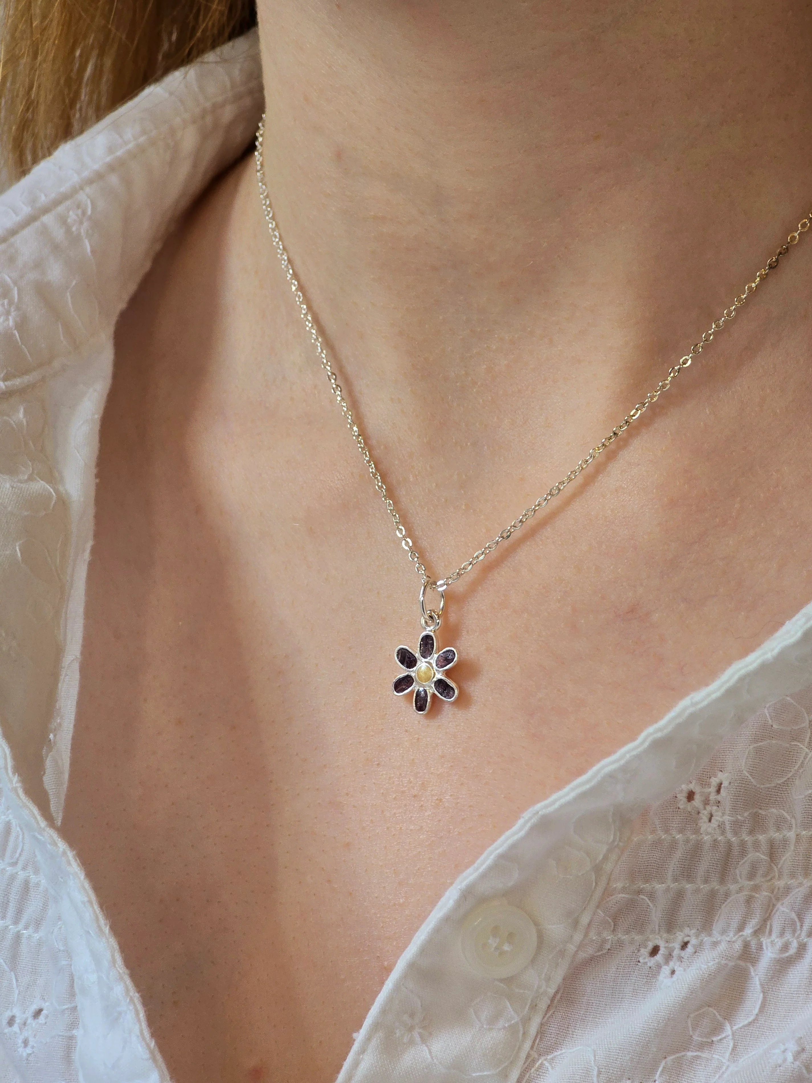 Vintage Silver Plated Cable Chain Necklace with a Purple Enamel Flower Charm - Image 5