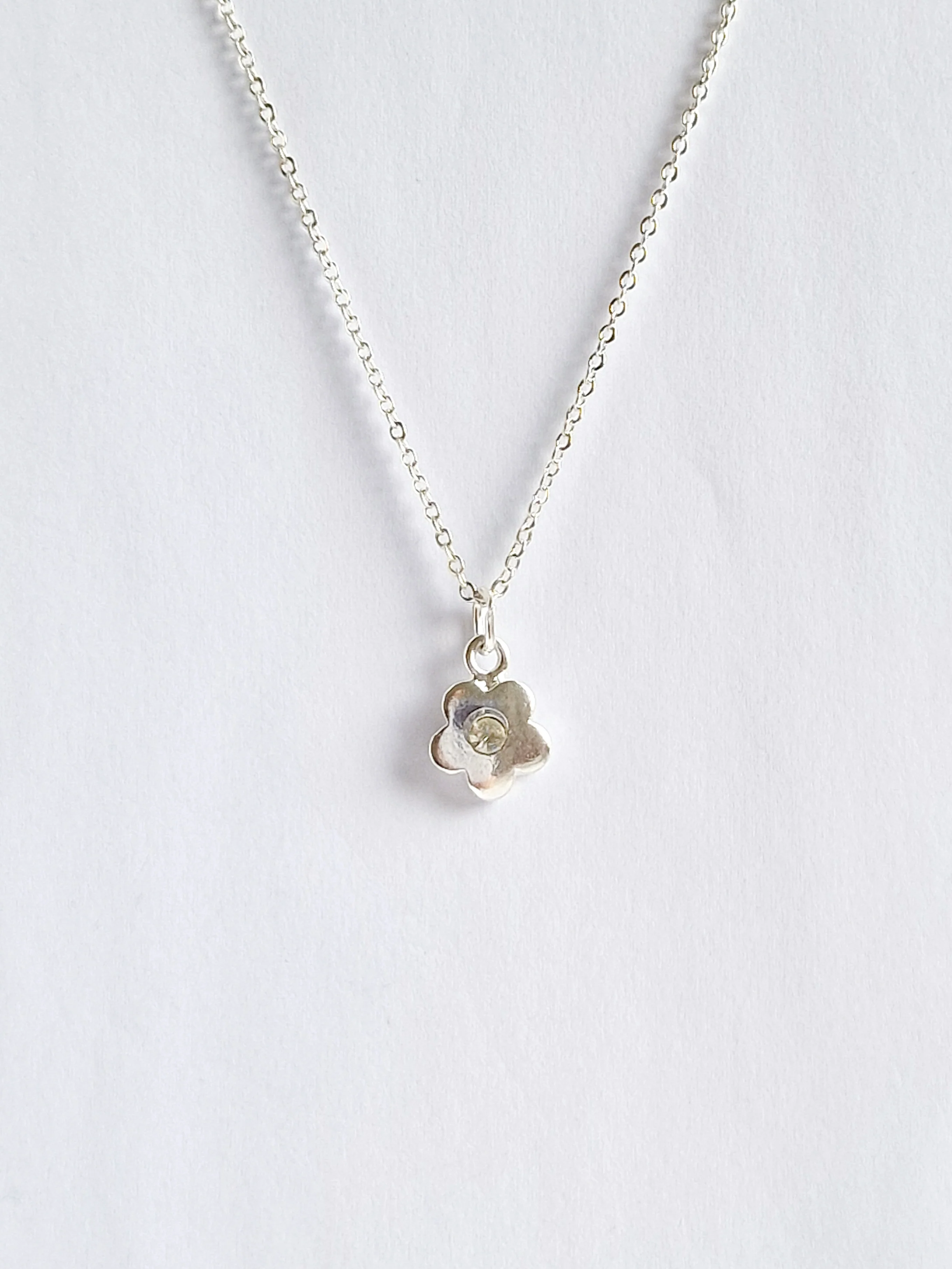 Vintage Silver Plated Cable Chain Necklace with Flower Charm - Image 2