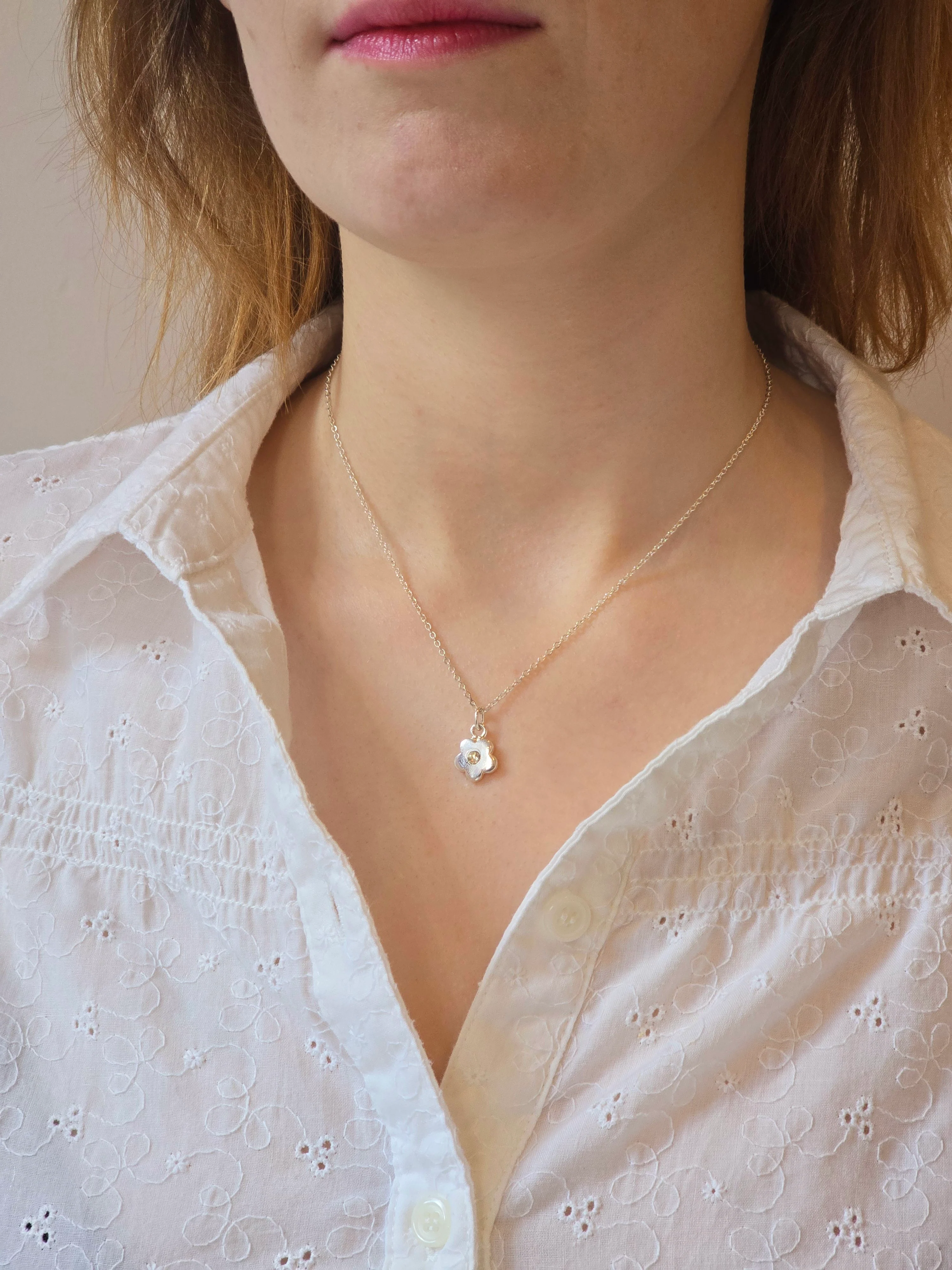 Vintage Silver Plated Cable Chain Necklace with Flower Charm - Image 4