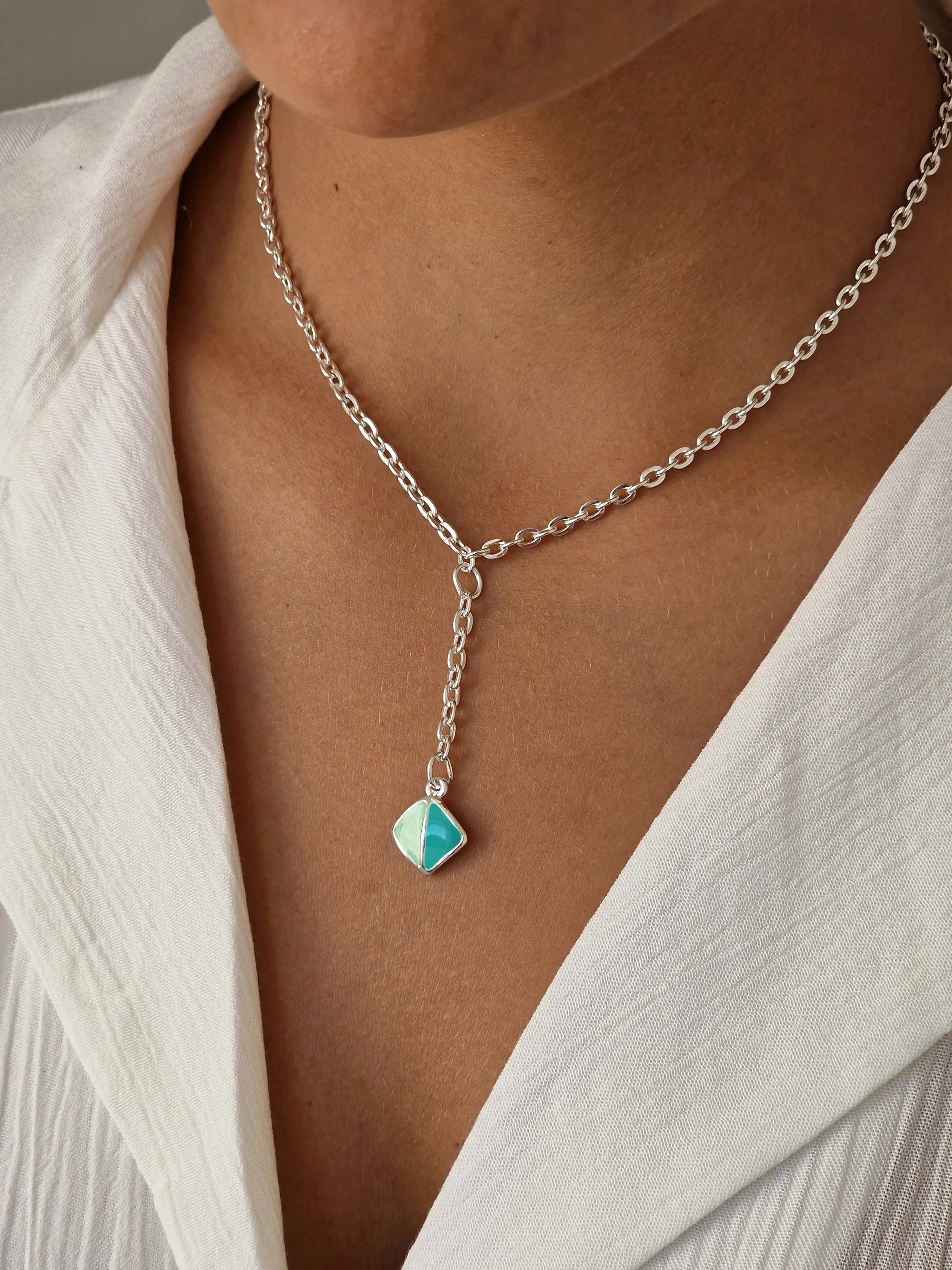 Vintage Silver Plated Cable Chain Pendant Necklace with Blue Enamel Charm - Image 4